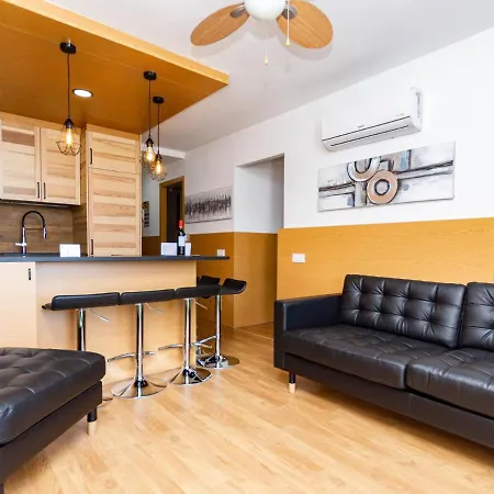 Slipper Friendly بلايا ديل إنغلز