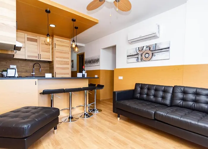 Slipper Friendly 플라야 델 잉글스